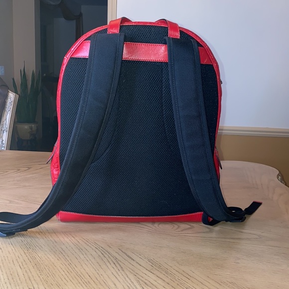 ❤️ Authentic Red Guccissima Leather Backpack - Picture 7 of 17